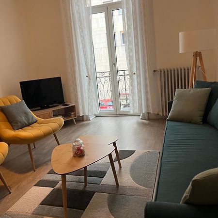 Appartement T4 70M2 - Meuble - Centre Ville - Proche Thermes Lons-le-Saunier Zewnętrze zdjęcie