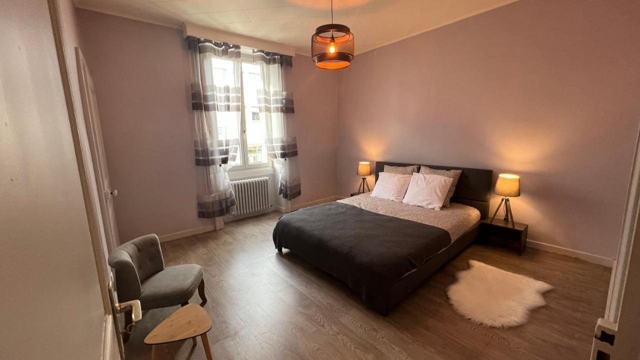 Appartement T4 70M2 - Meuble - Centre Ville - Proche Thermes Lons-le-Saunier Zewnętrze zdjęcie
