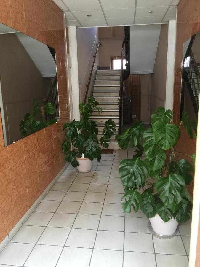 Appartement T4 70M2 - Meuble - Centre Ville - Proche Thermes Lons-le-Saunier Zewnętrze zdjęcie