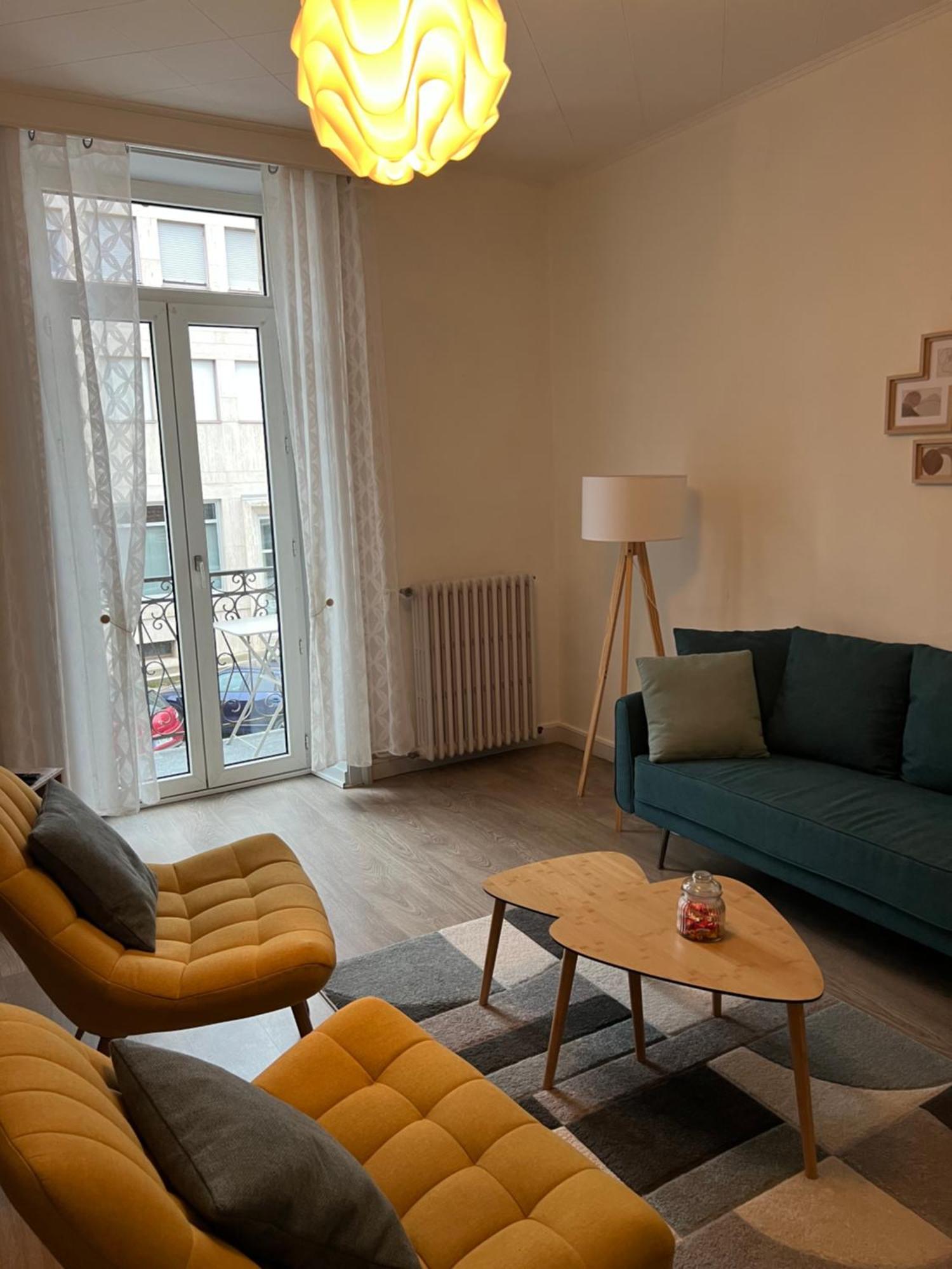 Appartement T4 70M2 - Meuble - Centre Ville - Proche Thermes Lons-le-Saunier Zewnętrze zdjęcie