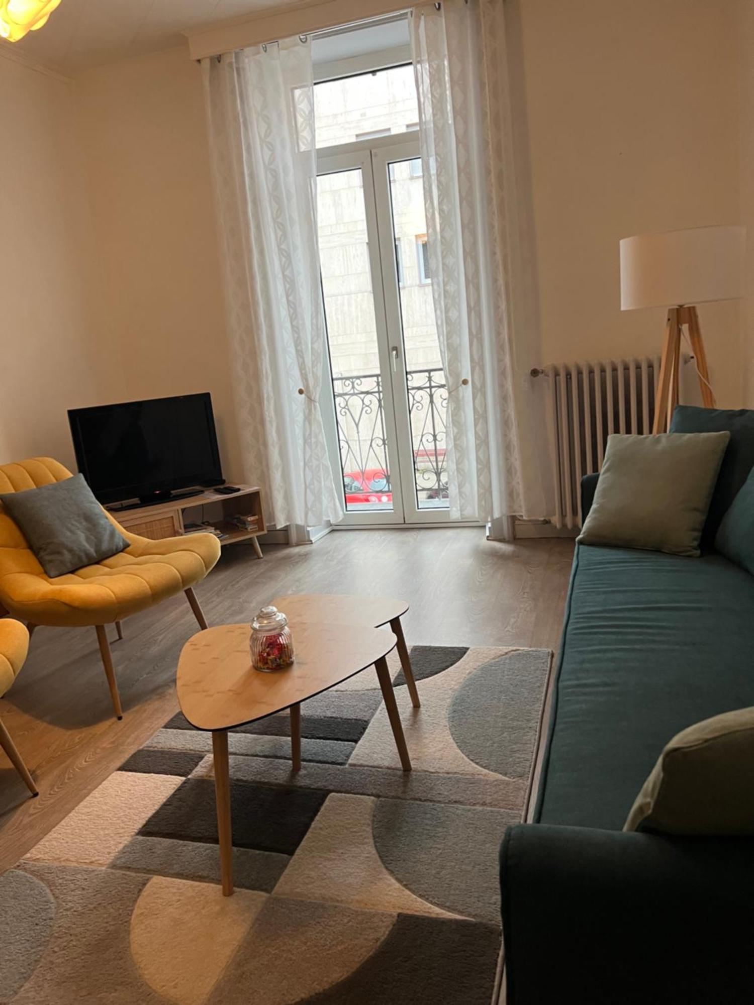 Appartement T4 70M2 - Meuble - Centre Ville - Proche Thermes Lons-le-Saunier Zewnętrze zdjęcie